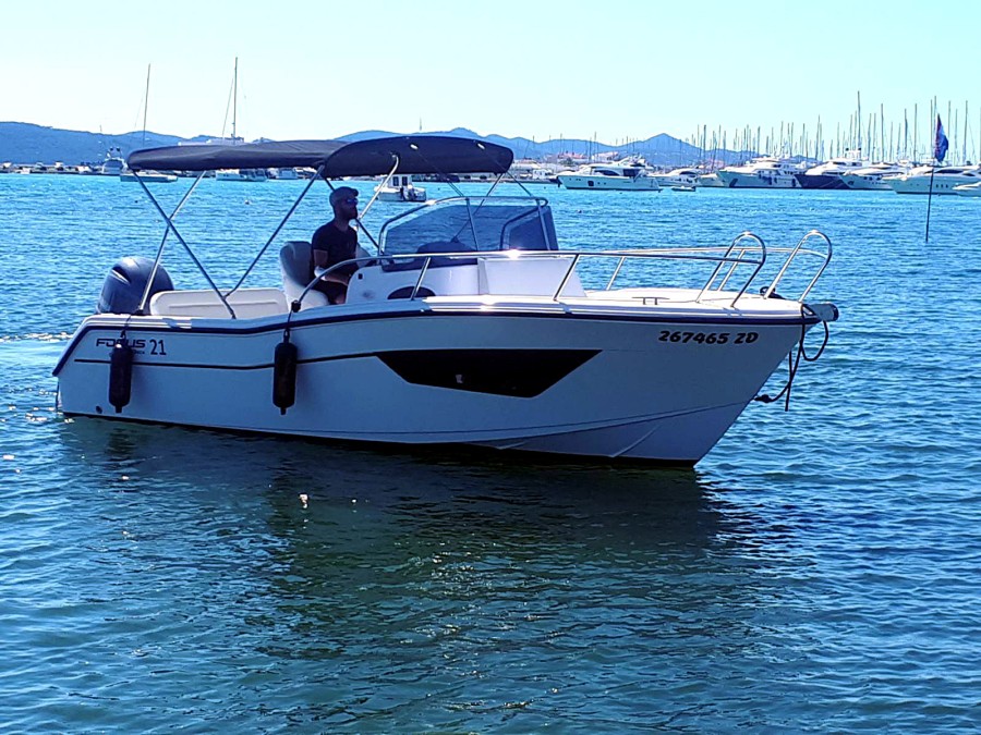 Boat rental in Sukošan