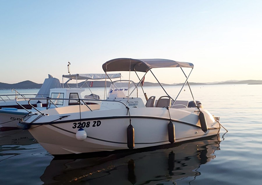 Boat rental in Sukošan