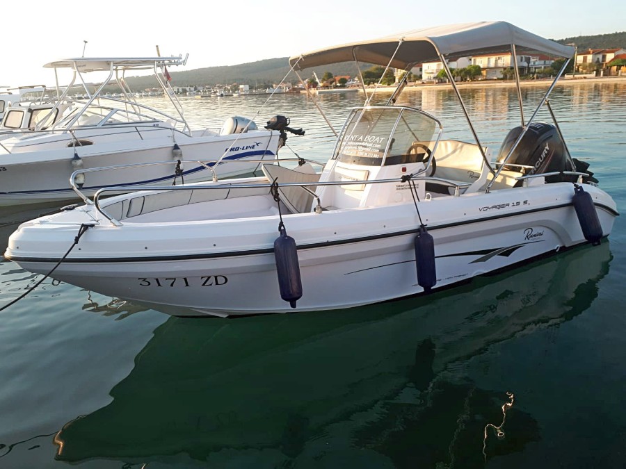 Boat rental in Sukošan