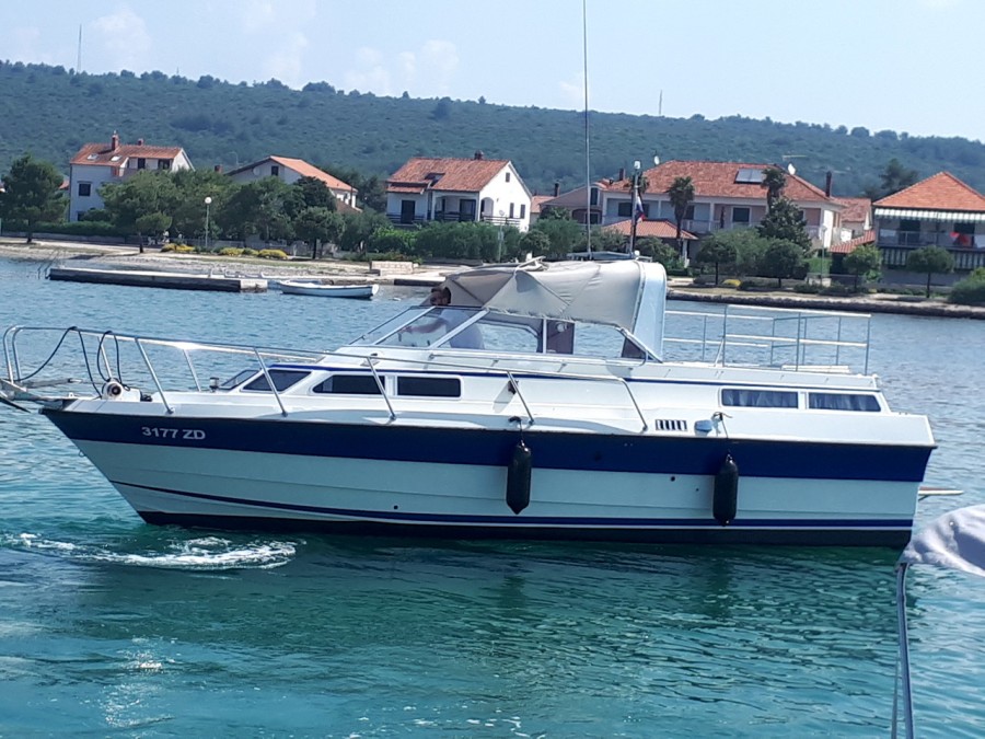Boat rental in Sukošan